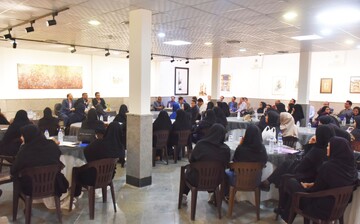 دیدار مدیرکل کتابخانه های عمومی فارس با کتابداران شیراز و زرقان