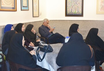 دیدار مدیرکل کتابخانه های عمومی فارس با کتابداران شیراز و زرقان