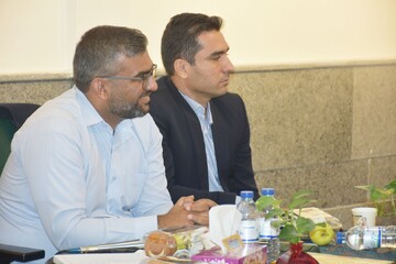 دیدار مدیرکل کتابخانه های عمومی فارس با کتابداران شیراز و زرقان