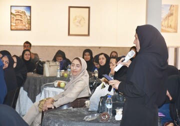 دیدار مدیرکل کتابخانه های عمومی فارس با کتابداران شیراز و زرقان