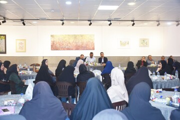 دیدار مدیرکل کتابخانه های عمومی فارس با کتابداران شیراز و زرقان