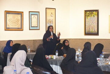 دیدار مدیرکل کتابخانه های عمومی فارس با کتابداران شیراز و زرقان