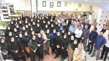 دیدار مدیرکل کتابخانه های عمومی فارس با کتابداران شیراز و زرقان