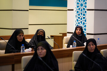 رونمایی دو کتاب آیت الله حائری در شاهچراغ شیراز