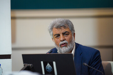 رونمایی دو کتاب آیت الله حائری در شاهچراغ شیراز