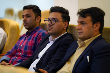 رونمایی دو کتاب آیت الله حائری در شاهچراغ شیراز