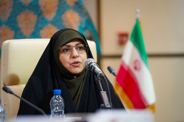 رونمایی دو کتاب آیت الله حائری در شاهچراغ شیراز