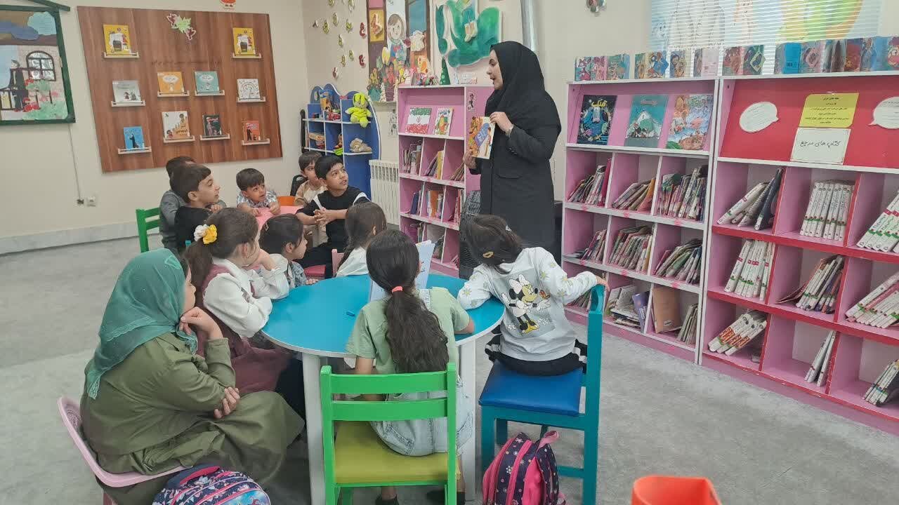 برنامه‌های فرهنگی و ادبی کتابخانه‌های عمومی استان مرکزی برای کودکان و خانواده‌ها