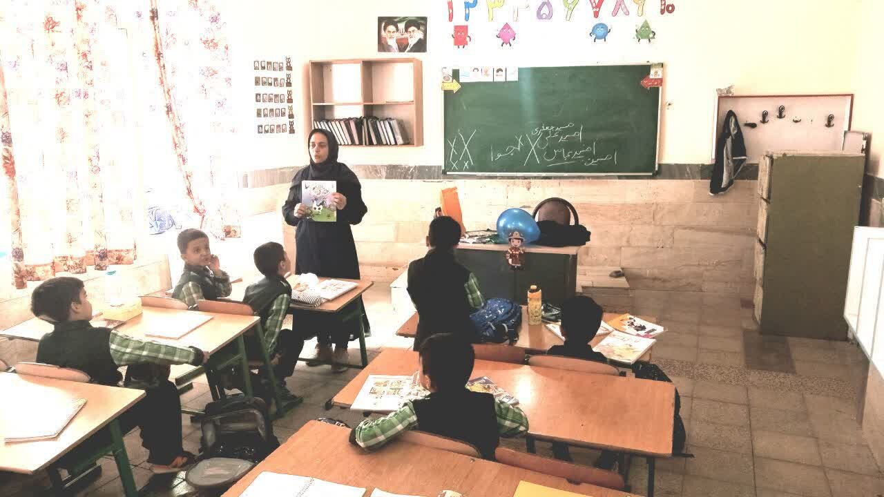 برنامههای فرهنگی و ادبی کتابخانههای عمومی استان مرکزی برای کودکان و خانوادهها