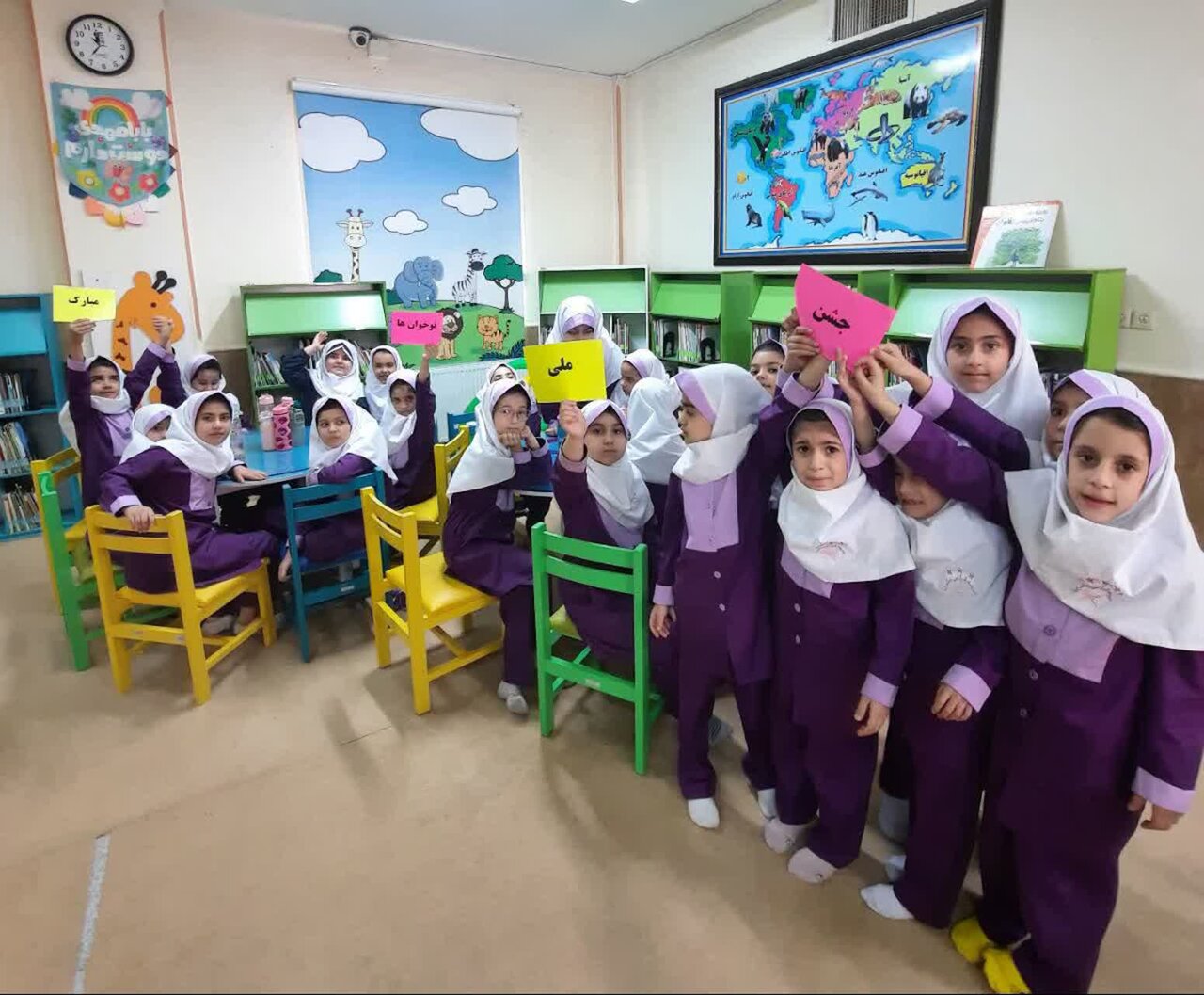 برنامههای فرهنگی و ادبی کتابخانههای عمومی استان مرکزی برای کودکان و خانوادهها