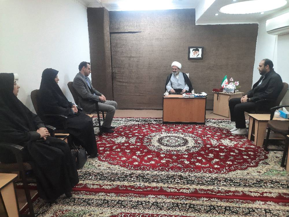 دیدار مدیرکل کتابخانه‌های عمومی سمنان با نماینده ولی‌فقیه در استان