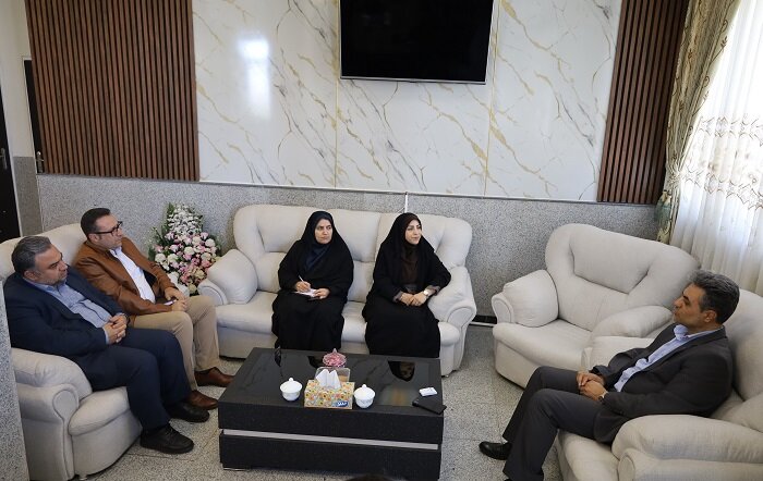 دیدار مدیرکل کتابخانه‌های عمومی آذربایجان‌ غربی با رئیس دانشگاه آزاد اسلامی استان