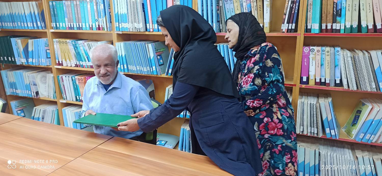 ویژهبرنامه روز جهانی عصای سفید در کتابخانه علامه طباطبایی بندرعباس برگزار شد