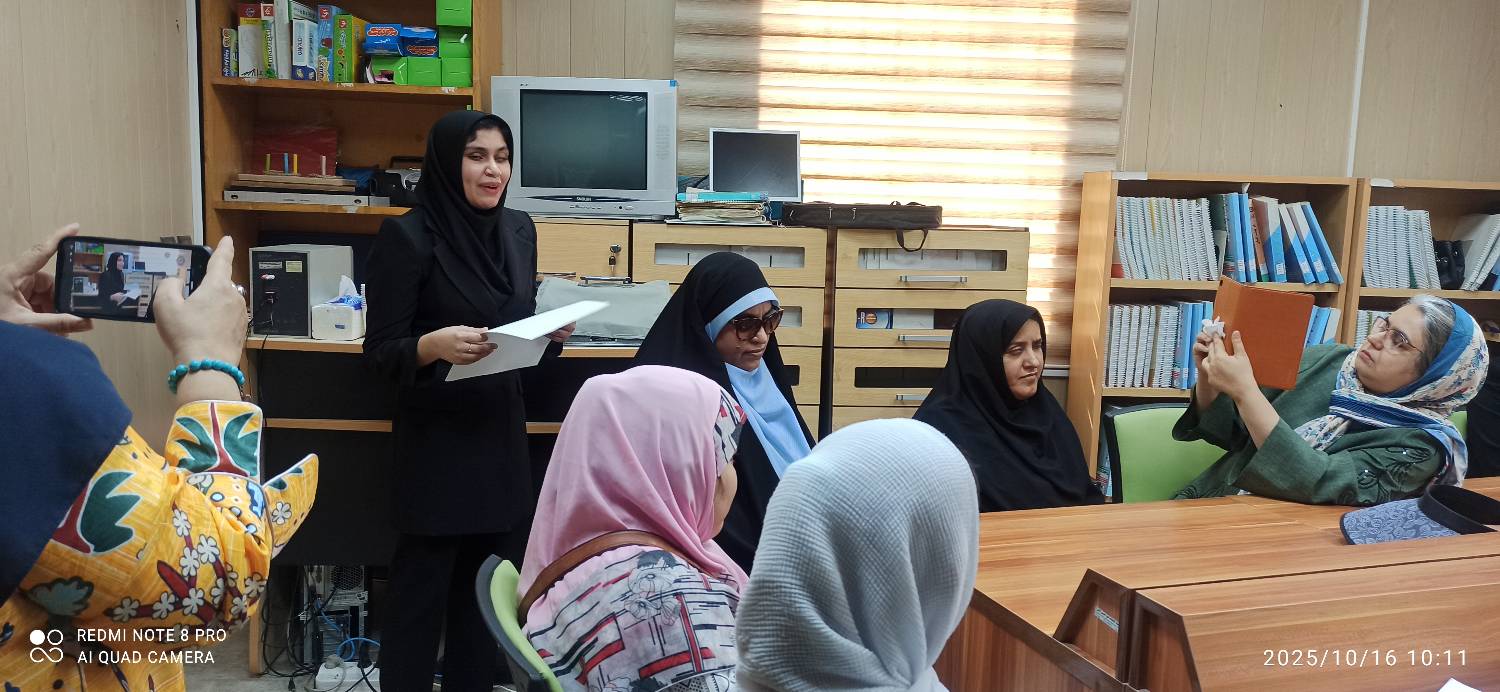 ویژهبرنامه روز جهانی عصای سفید در کتابخانه علامه طباطبایی بندرعباس برگزار شد