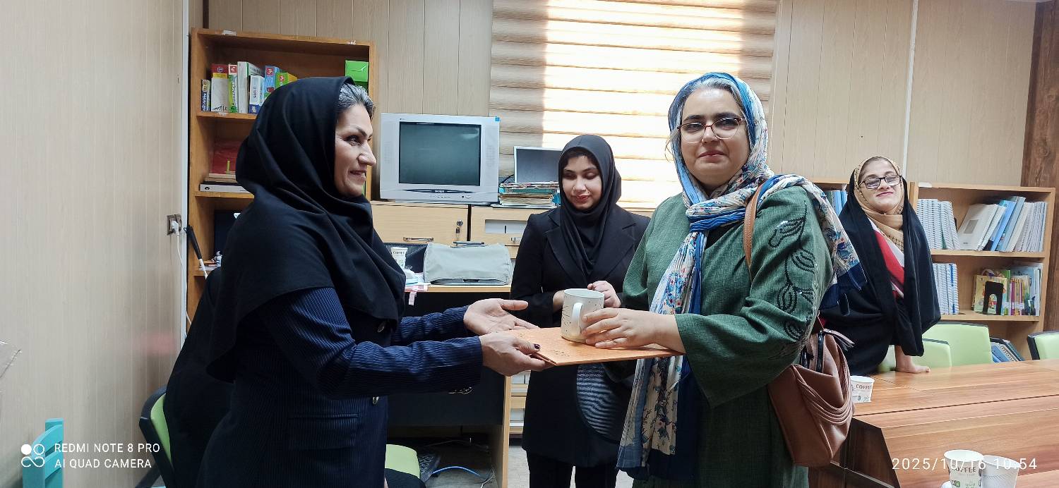 ویژهبرنامه روز جهانی عصای سفید در کتابخانه علامه طباطبایی بندرعباس برگزار شد