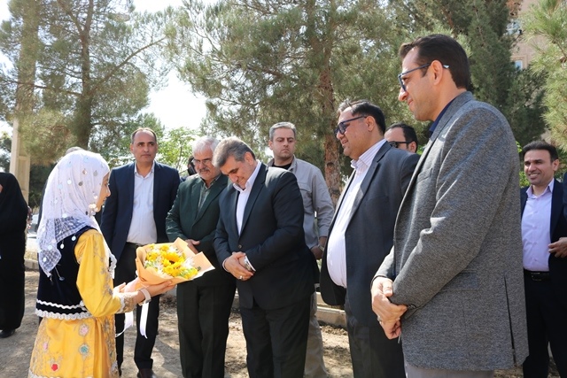 کلنگ احداث کتابخانه استاندارد در دامغان به زمین زده شد