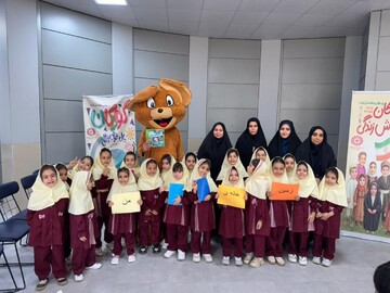 بازی و سرگرمی همزمان با روزجهانی کودک در کتابخانه های تهران