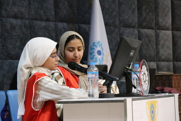 مرحله نیمه نهایی «جام کتاب‌ بازی» در کتابخانه مرکزی یزد برگزار شد