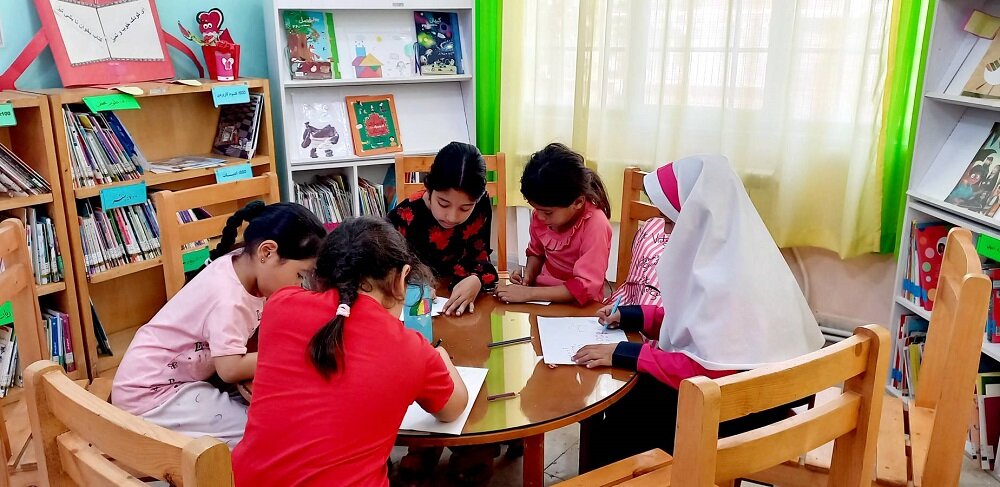 گرامیداشت هفته ملی کودک با محوریت کتاب، بازی و آموزش در کتابخانه