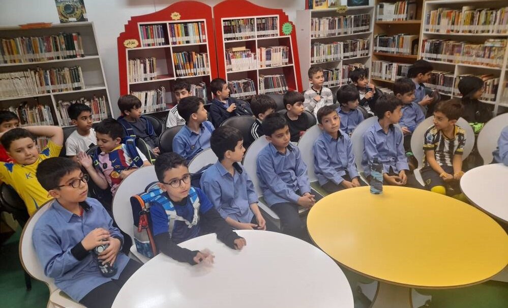 گرامیداشت هفته ملی کودک با محوریت کتاب، بازی و آموزش در کتابخانه