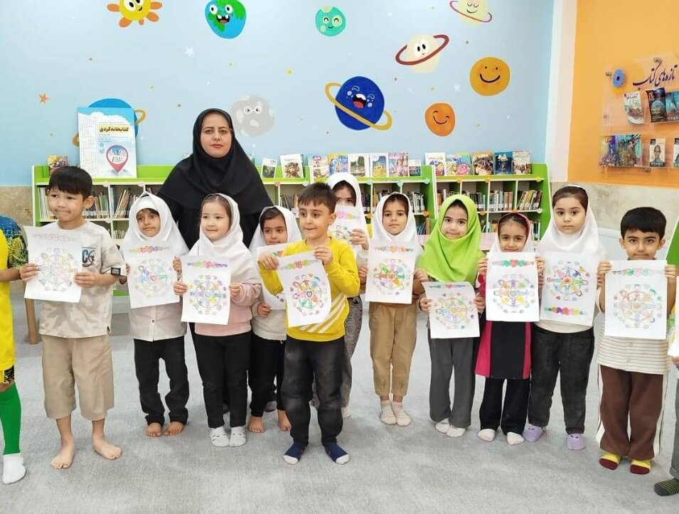 گرامیداشت هفته ملی کودک با محوریت کتاب، بازی و آموزش در کتابخانه