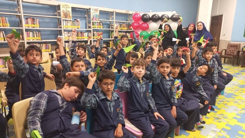 گرامیداشت هفته ملی کودک با محوریت کتاب، بازی و آموزش در کتابخانه