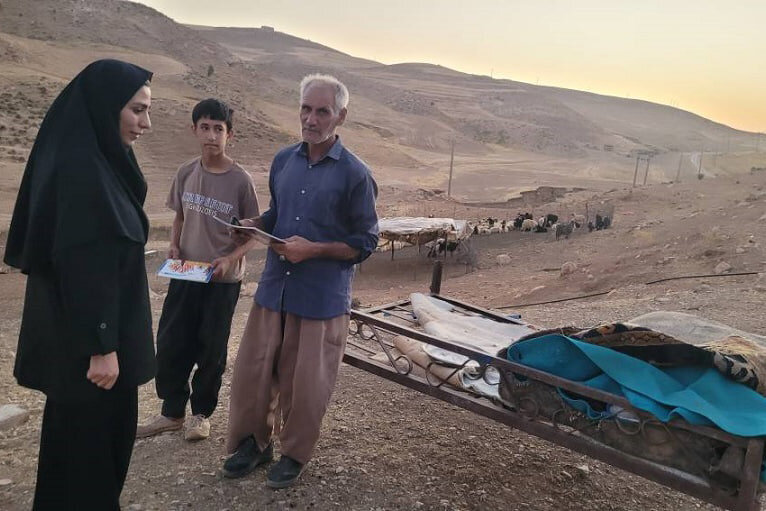 طرح «کوله کتاب عشایر» ایلام، نماد تعهد اجتماعی کتابخانههای عمومی استان