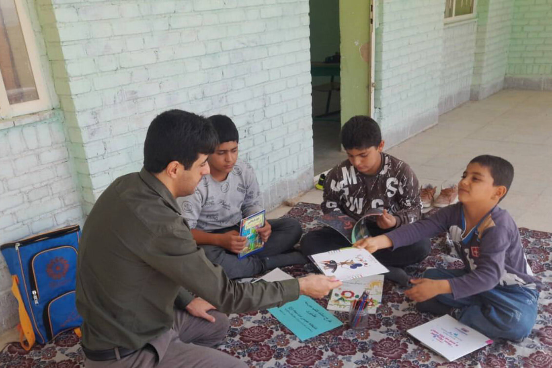 طرح «کوله کتاب عشایر» ایلام، نماد تعهد اجتماعی کتابخانه‌های عمومی استان