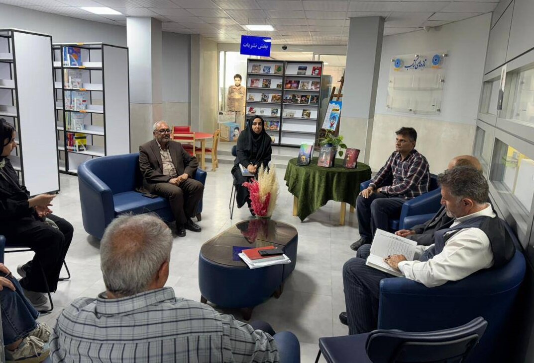 بزرگداشت حافظ شیرازی شاعر پرآوازه ایرانی در کتابخانههای عمومی استان تهران