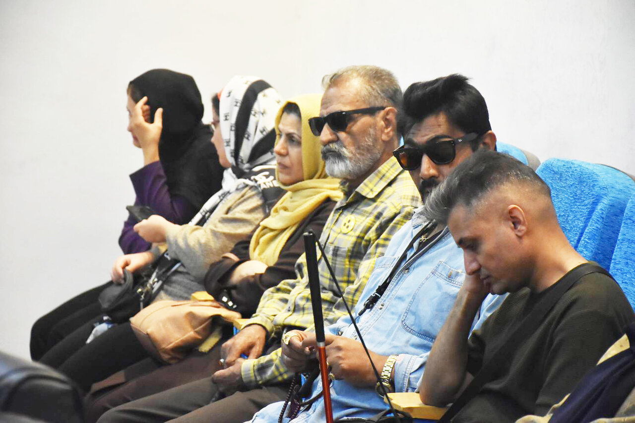 جشن روز عصای سفید در کتابخانه رئیسی اردکانی شیراز برگزار شد