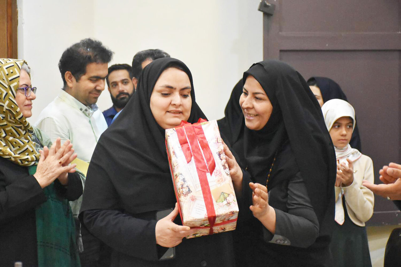 جشن روز عصای سفید در کتابخانه رئیسی اردکانی شیراز برگزار شد