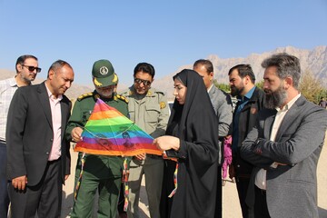 روستای برجویی صدای کتاب را به کنگره شهدا رساند