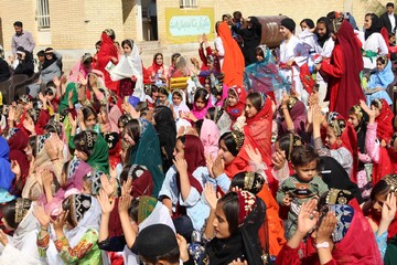 روستای برجویی صدای کتاب را به کنگره شهدا رساند