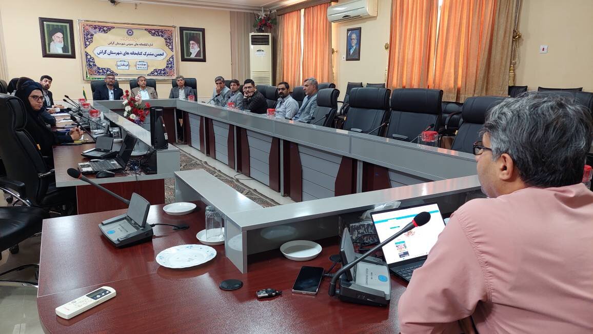 باید بتوانیم مسیر کتابخوانی را در شهرستان گراش تسهیل کنیم