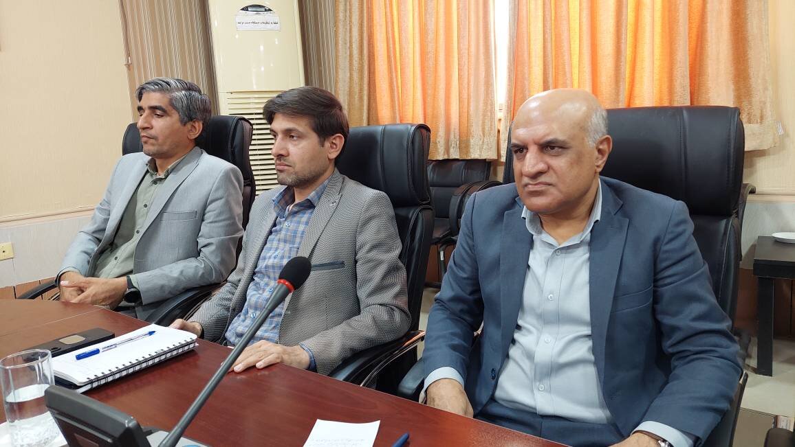 باید بتوانیم مسیر کتابخوانی را در شهرستان گراش تسهیل کنیم