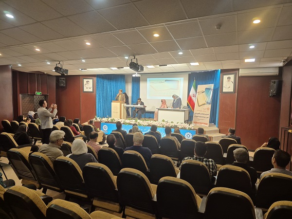 برگزاری ویژهبرنامه روز جهانی عصای سفید در کتابخانه مرکزی امام خامنهای (مدظله العالی) سنندج