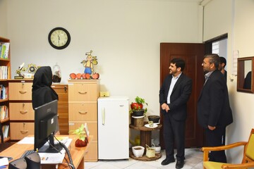 بازدید مشاور دبیرکل و مدیرکل دفتر مرکزی حراست نهاد از اداره‌کل کتابخانه‌های عمومی استان فارس و دیدار با همکاران