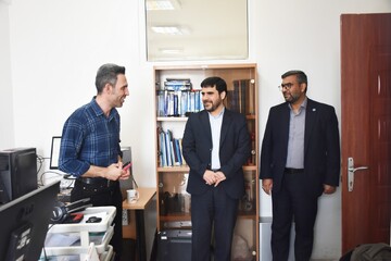 بازدید مشاور دبیرکل و مدیرکل دفتر مرکزی حراست نهاد از اداره‌کل کتابخانه‌های عمومی استان فارس و دیدار با همکاران