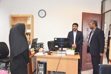 بازدید مشاور دبیرکل و مدیرکل دفتر مرکزی حراست نهاد از اداره‌کل کتابخانه‌های عمومی استان فارس و دیدار با همکاران