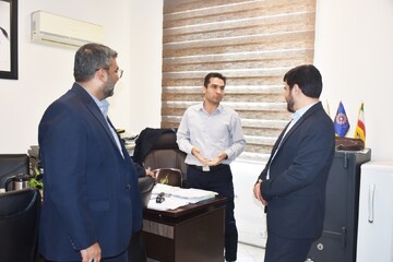 بازدید مشاور دبیرکل و مدیرکل دفتر مرکزی حراست نهاد از اداره‌کل کتابخانه‌های عمومی استان فارس و دیدار با همکاران