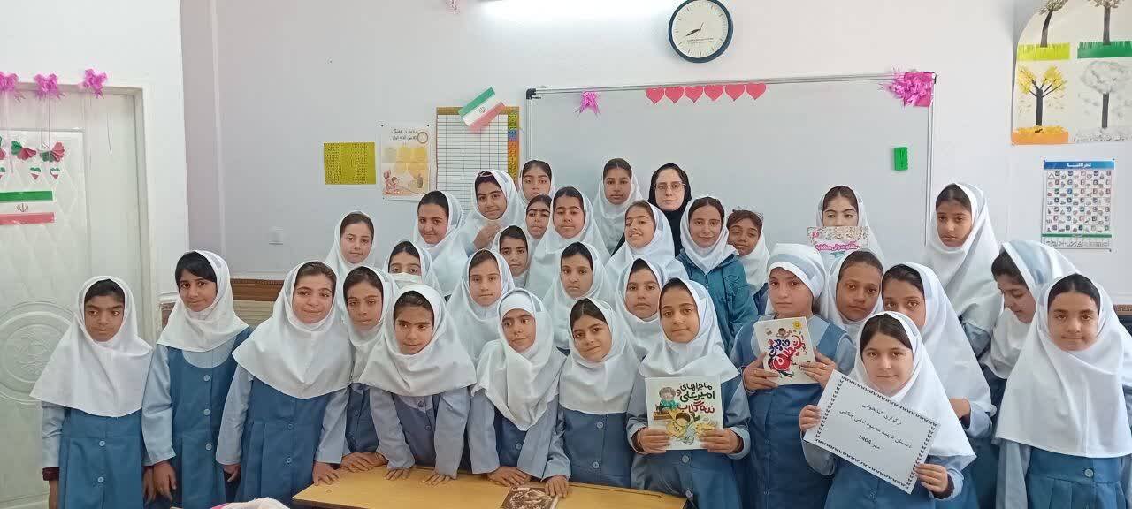 نشست قصهگویی و معرفی کتاب در دورود