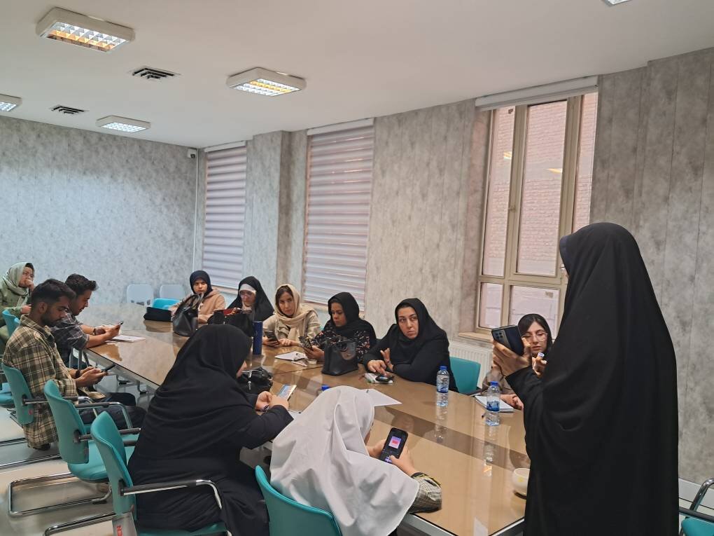 کارگاه آموزشی نرم افزار «اینشات» در کتابخانه مرکزی استان آذربایجان‌غربی برگزار شد