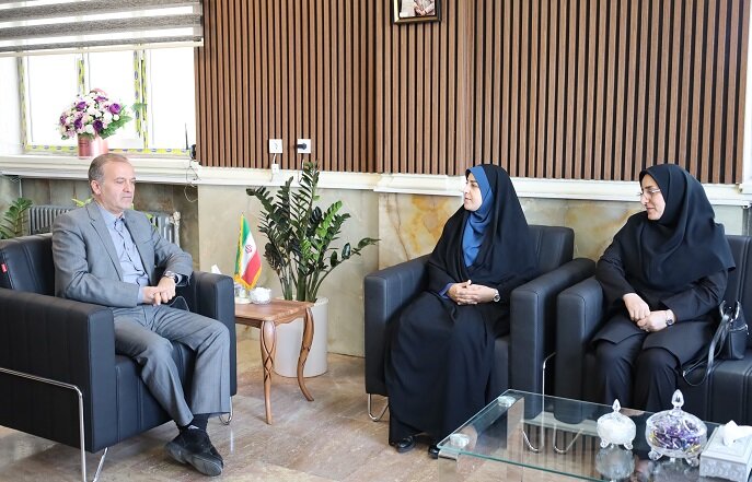 تأکید بر همدلی، تلاش جمعی و استفاده از ظرفیتهای محلی برای ارتقای جایگاه کتابخانههای عمومی نقده