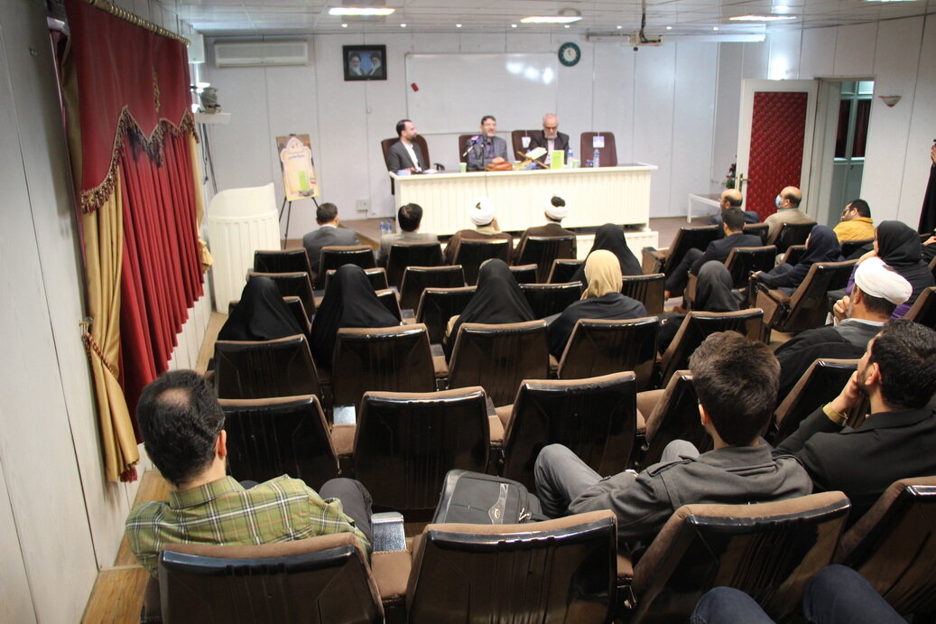 آیین رونمایی از کتاب «سلوک یحیی» در دانشگاه اراک برگزار شد