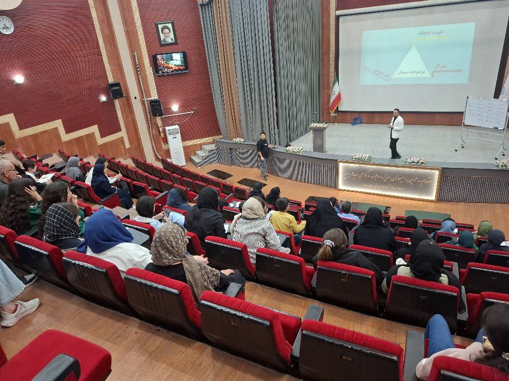 تندخوانی، بهره‌وری فرد در مطالعه را افزایش می‌دهد