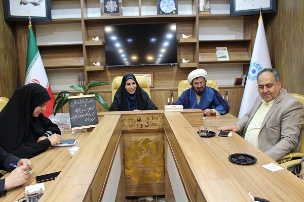 مسئولان شهر سفیددشت با سرپرست ادارهکل کتابخانههای عمومی چهارمحال و بختیاری دیدار کردند