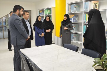 بازدید مدیرکل دفتر امور اجتماعی و فرهنگی استانداری گیلان از کتابخانه مرکزی رشت