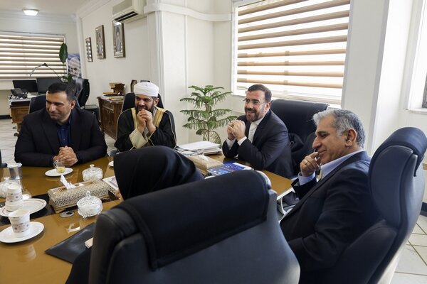 دستور ویژه استاندار فارس برای توسعه زیرساختهای کتابخانهای اوز