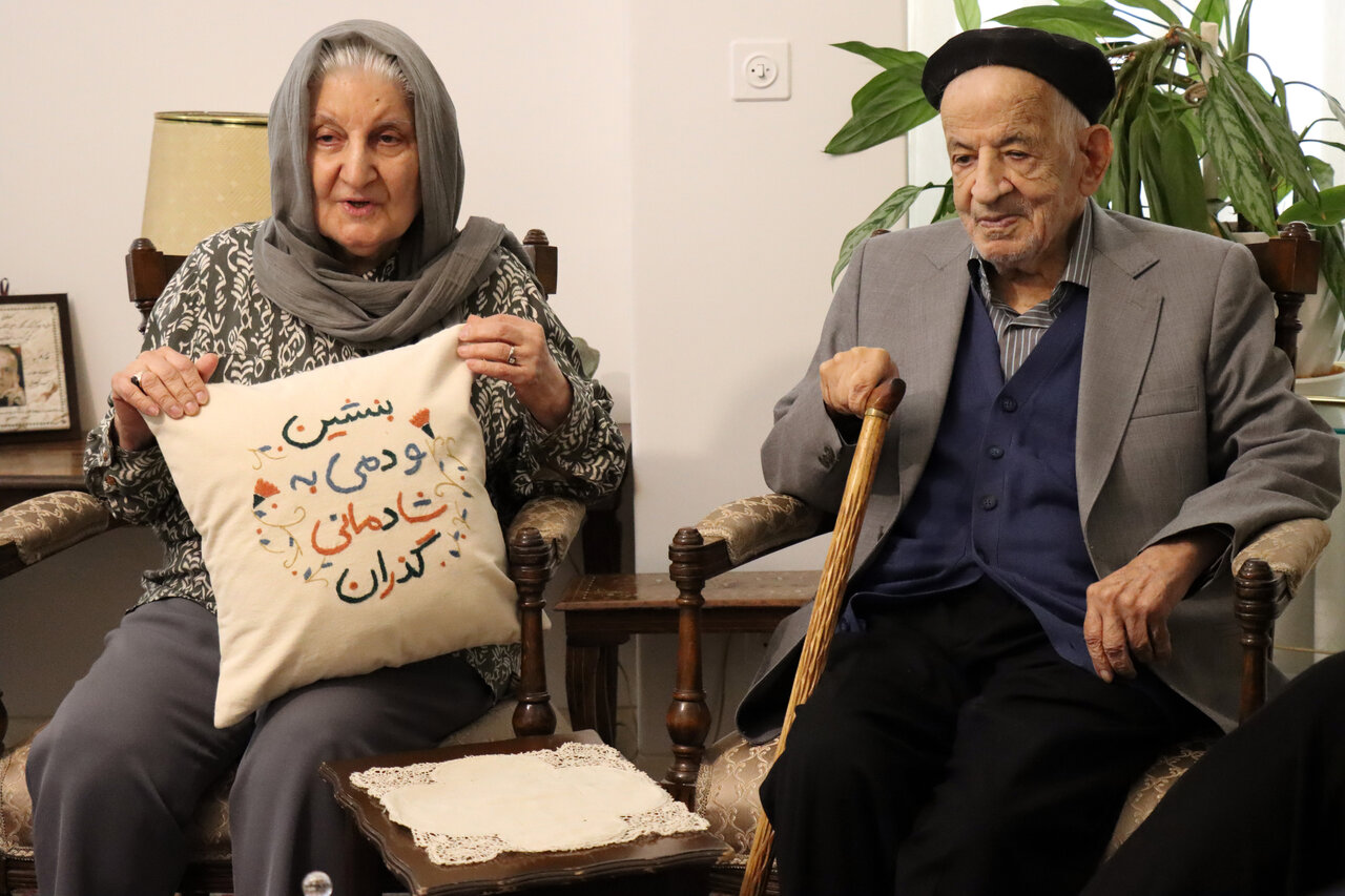 دیدار دبیرکل نهاد کتابخانه‌های عمومی کشور با مهدی محقق و نوش‌آفرین انصاری