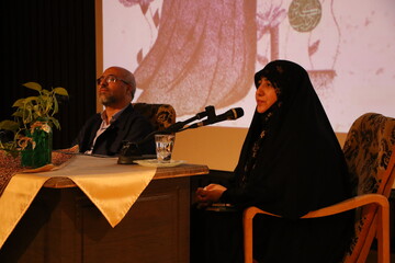 نشست نقد و بررسی کتاب "و اینگونه است زینب"